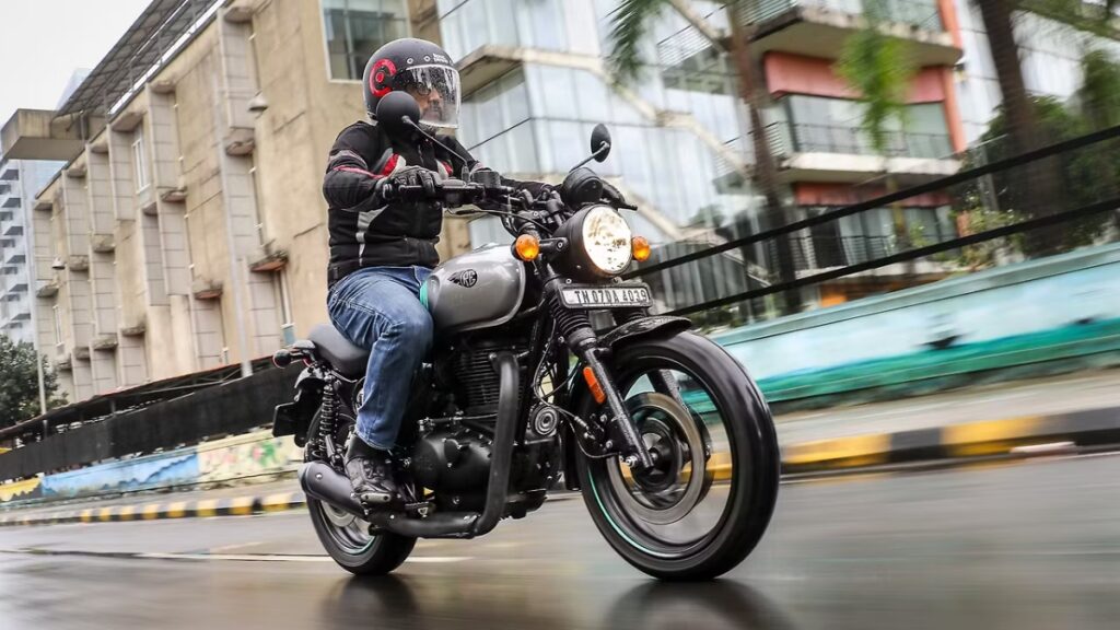 Royal Enfield Hunter 350: दमदार लुक, 130kmph टॉप स्पीड और शानदार फीचर्स के साथ सिर्फ ₹1.50 लाख में 2 Royal Enfield Hunter 350