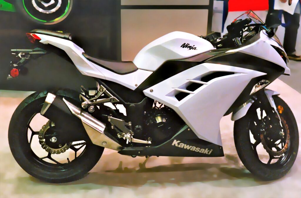 2013 Kawasaki Ninja 300 Seattle Motorcycle Show 1024x675 1