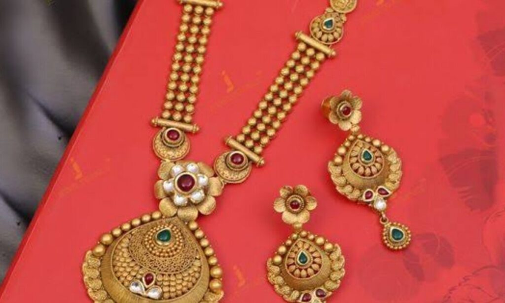 Gold Rate Today: आज सोने के दाम स्थिर, जानें 22K और 24K सोने की ताज़ा कीमतें 3 AddText 08 16 10.12.53