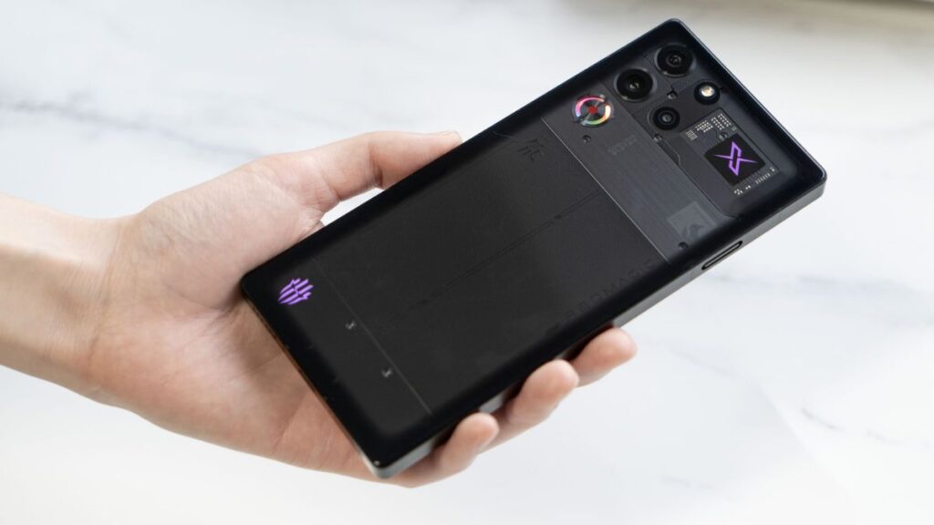 Red Magic 10 Pro: 200MP कैमरा, Snapdragon 8 Elite और 24GB RAM वाला पावरफुल गेमिंग स्मार्टफोन जल्द हो सकता है लॉन्च 4 Red Magic 10 Pro 2