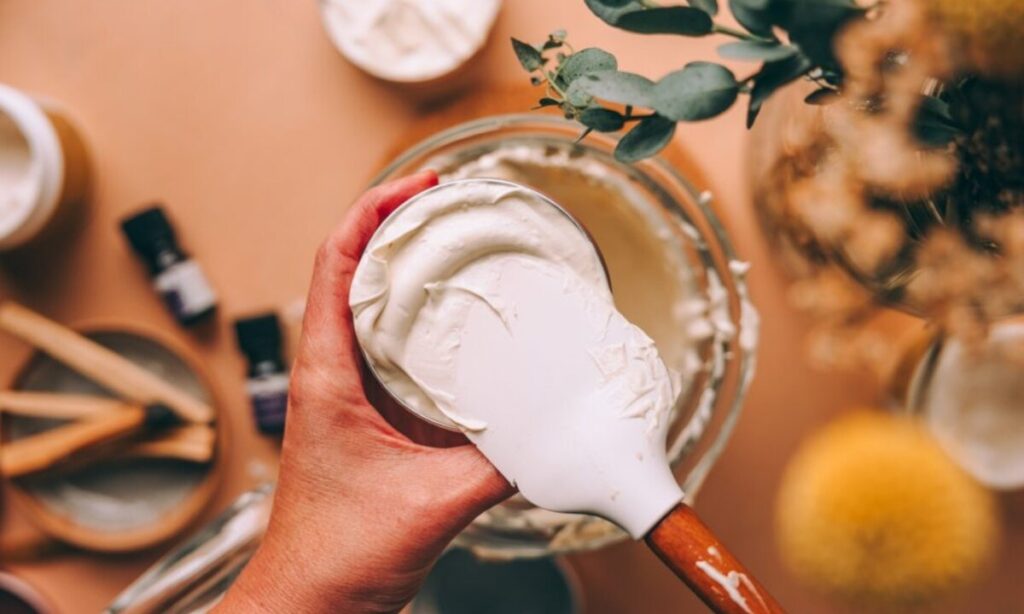 Best Hair Masks for Winter Dandruff: Try These 2 Simple Homemade Remedies 2 AddText 10 10 12.37.44