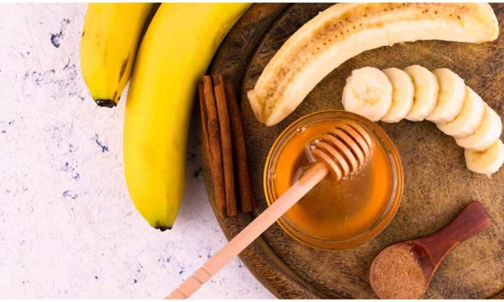 Best Hair Masks for Winter Dandruff: Try These 2 Simple Homemade Remedies 1 AddText 10 10 12.40.32