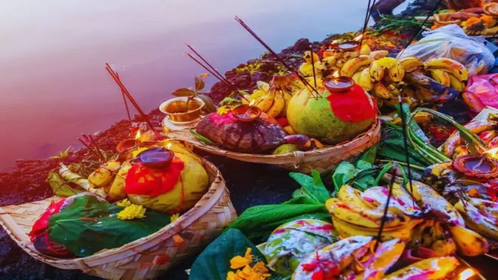 Chhath Puja 2025: खरना पूजा के दिन क्या करें क्या नहीं, यहां जानें जरूरी नियम खरना पूजा का महत्व 1 processed 1761533999