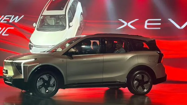Mahindra XEV 9S Pack One Above