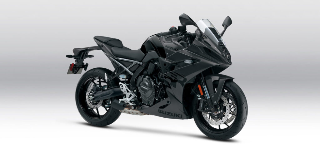 Suzuki GSX-8R: Powerful Middleweight Sports Bike with Aggressive Design and Strong Performance 1 2024 PPH GSX800FRQM4 YKV diagonal 2500x1227 2048x1005 1