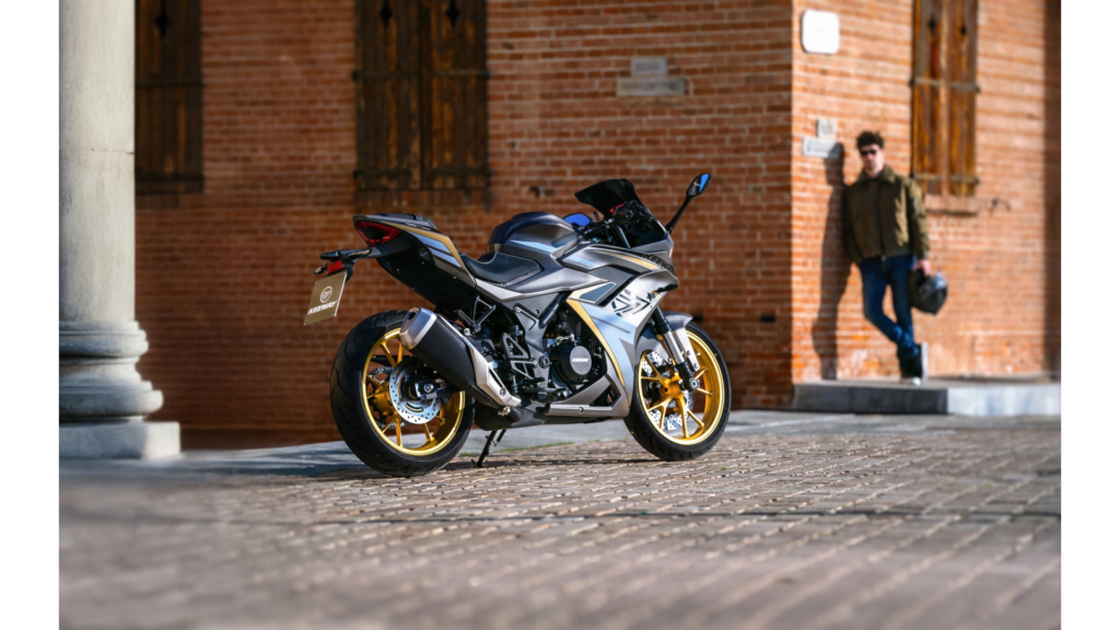 LIFESTYLE KEEWAY RKR350 00003 2100x1320 9e856471 ef23 4090 ad62 cc3bd6aaa436 hd